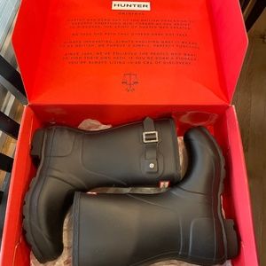 Brand new size 5 girls hunter boots
